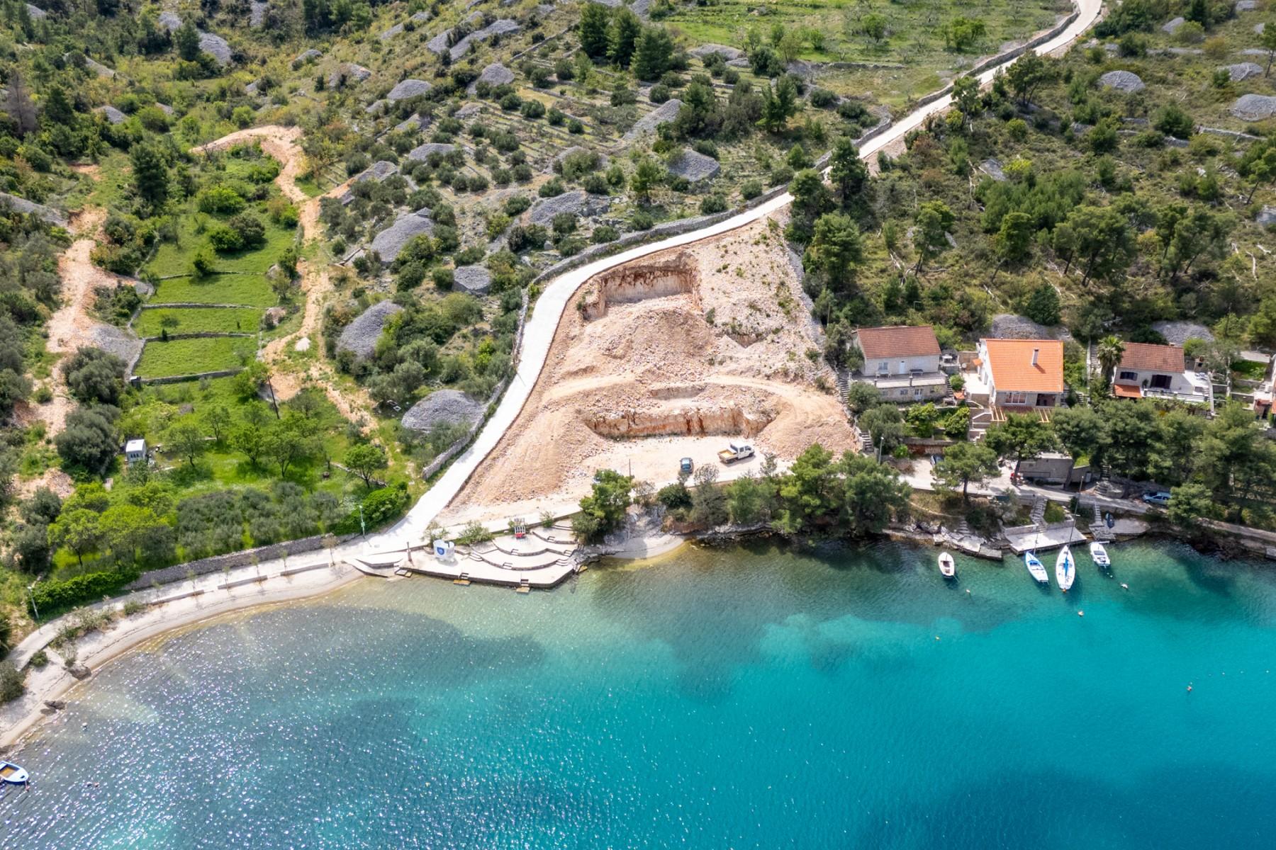 001-2022-492-island-brac-building-plot-by-the-sea-for-sale