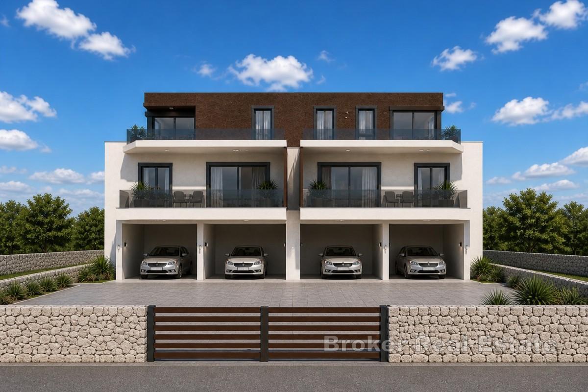 Moderne toppleilighet med havutsikt og romslig terrasse