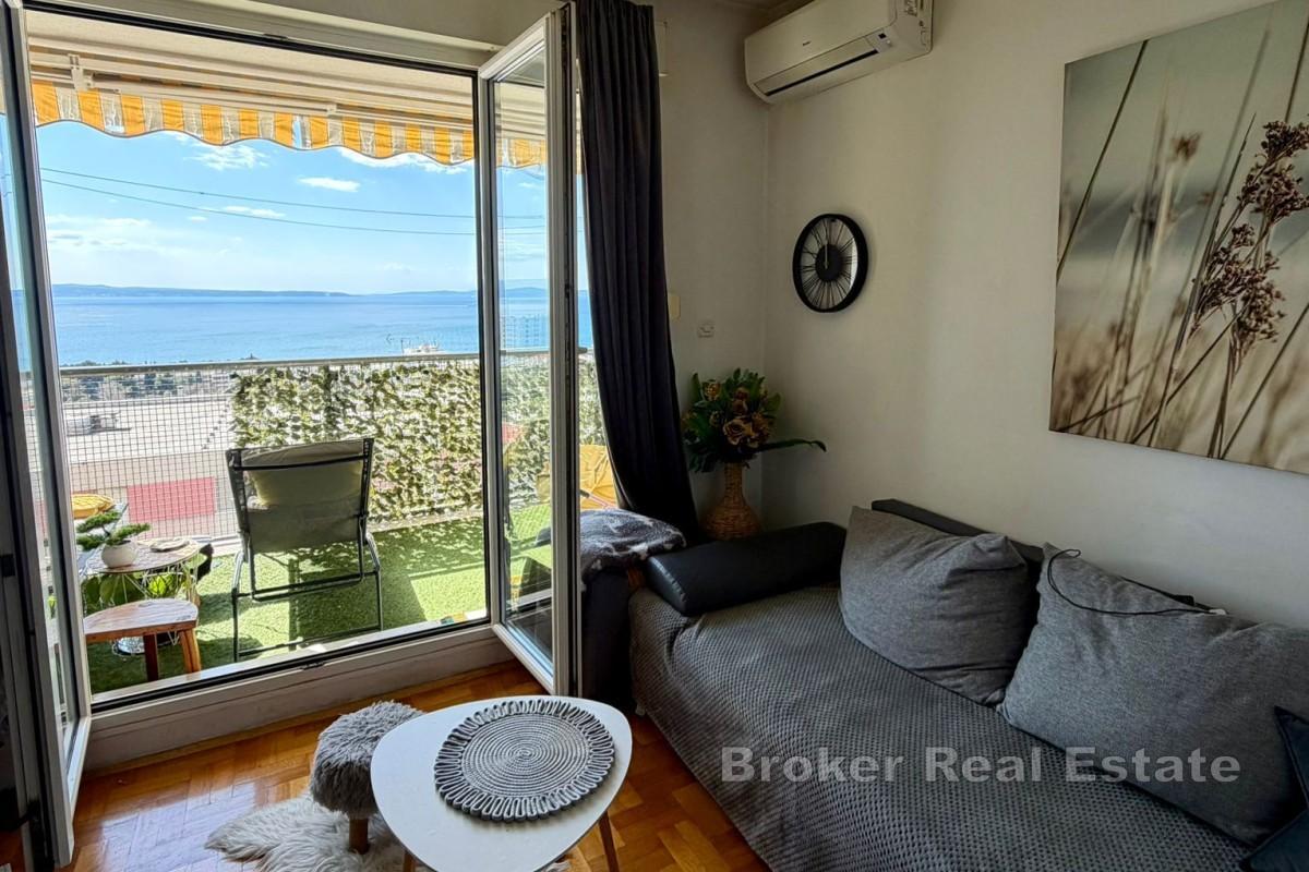 Appartamento con due camere da letto e vista mare