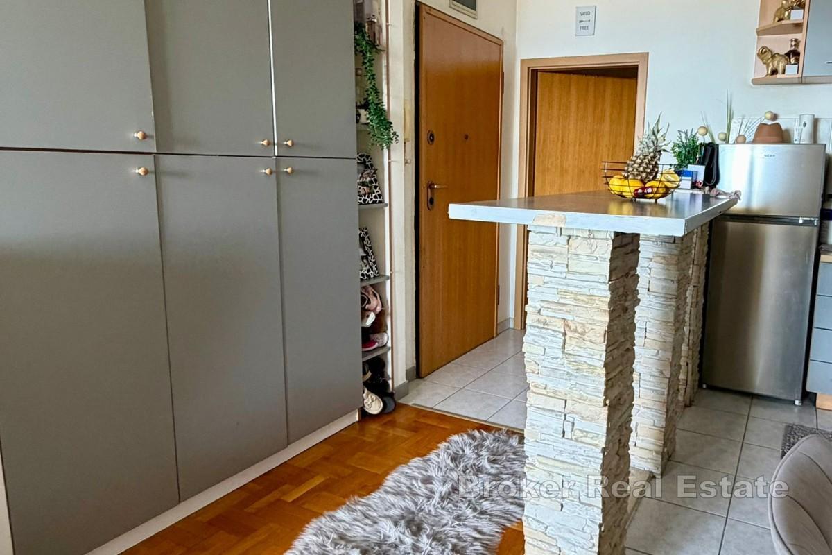 Appartamento con due camere da letto e vista mare