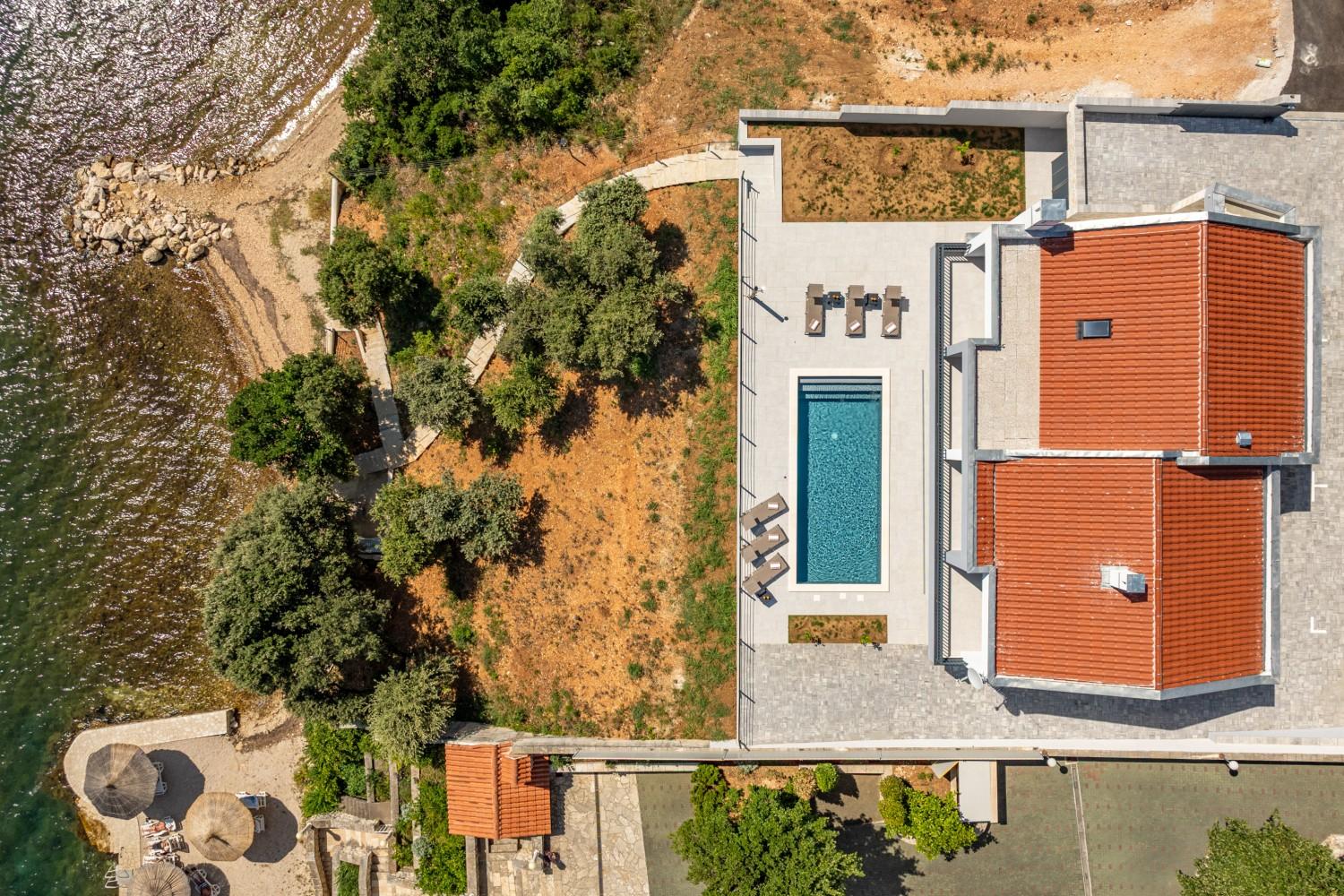 001-2022-498-zadar-modern-villa-first-row-to-the-sea-for-sale