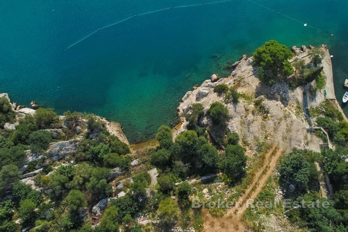 Terrain constructible exclusif en première ligne de mer, Čiovo