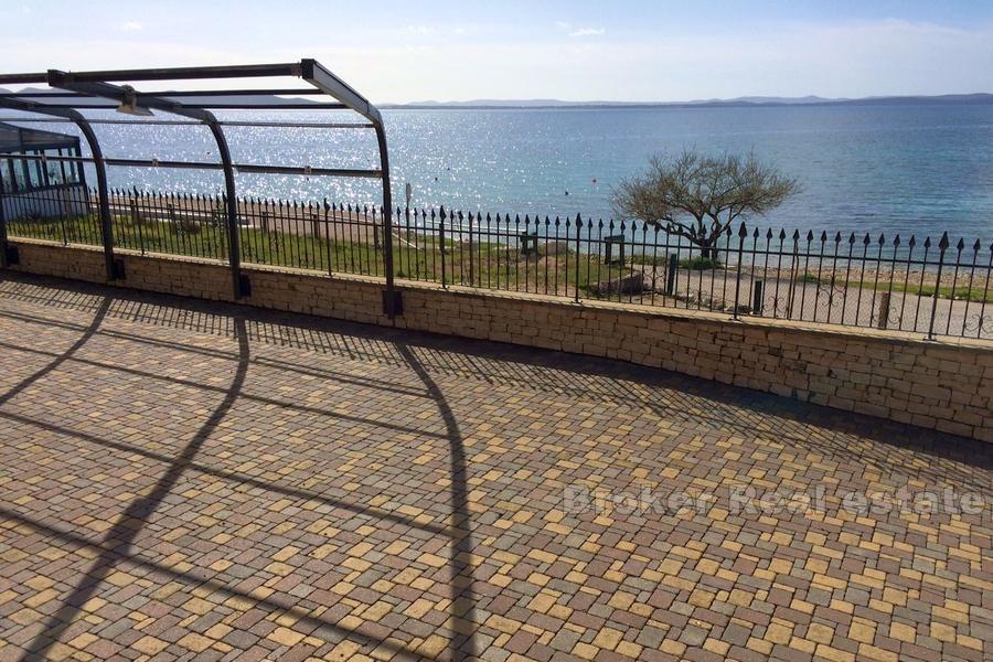 Appartement au premier rang de la mer