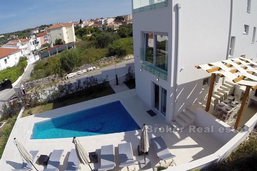 Familienvilla mit Schwimmbad