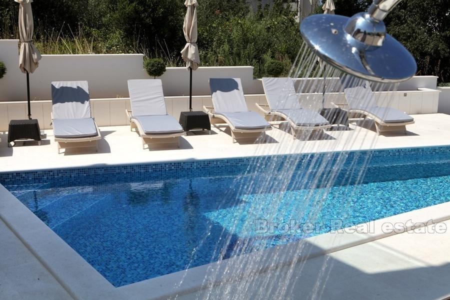 Willa rodzinna z basenem