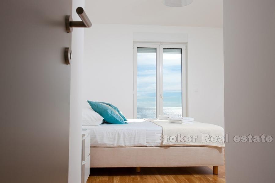 Moderní rodinná vila s bazénem