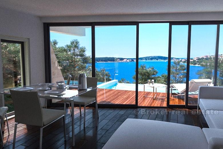 Nybyggd familje villa med pool till salu