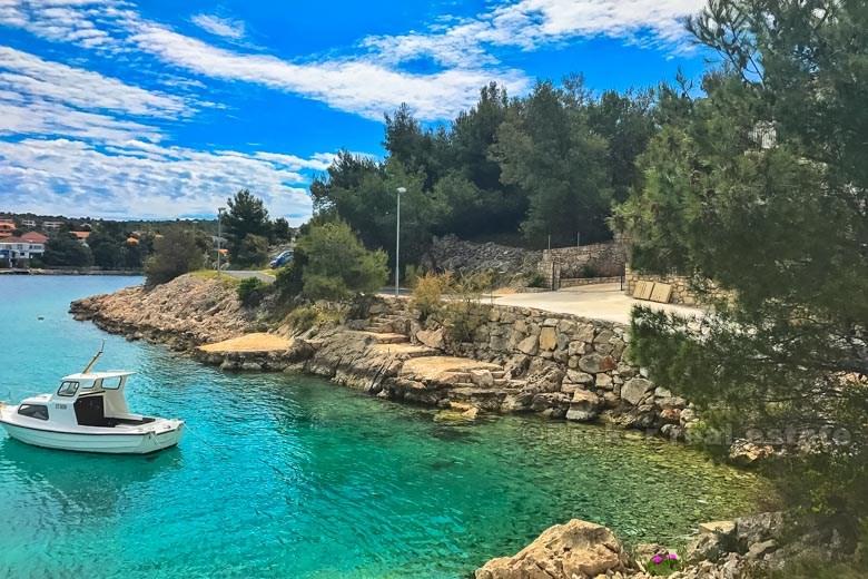 Building land plot for sale, at first row to the sea