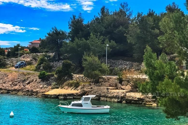 Building land plot for sale, at first row to the sea