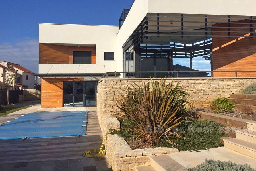 New built modern villa with swimming pool