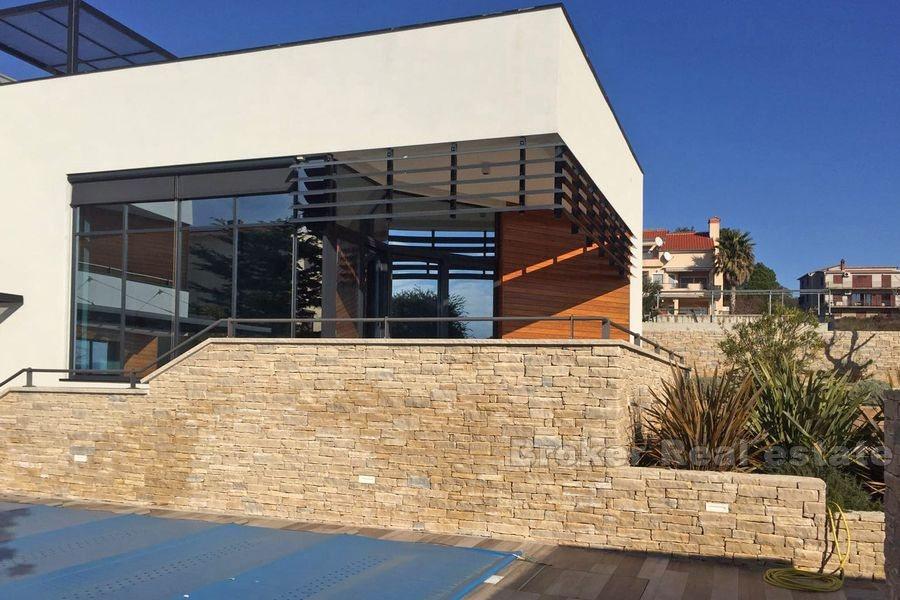 New built modern villa with swimming pool