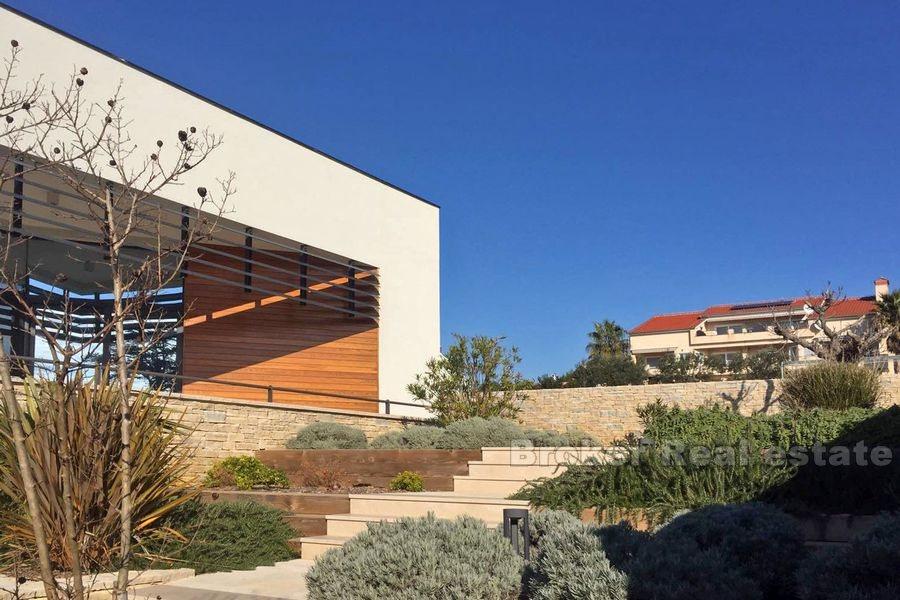 New built modern villa with swimming pool