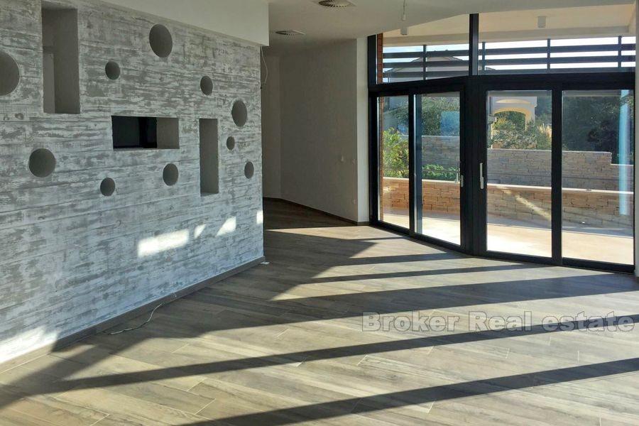 New built modern villa with swimming pool