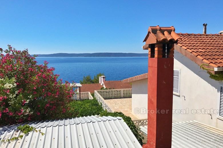 Belle maison avec quelques appartements, près de la mer