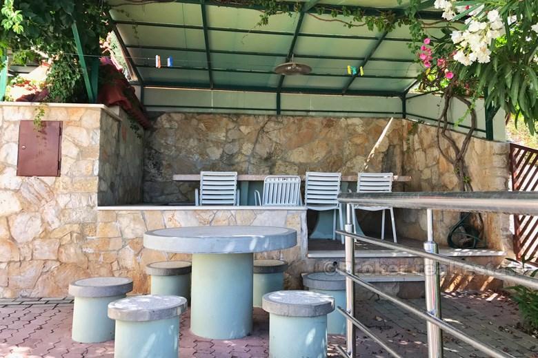 Bella casa con pochi appartamenti, vicino al mare