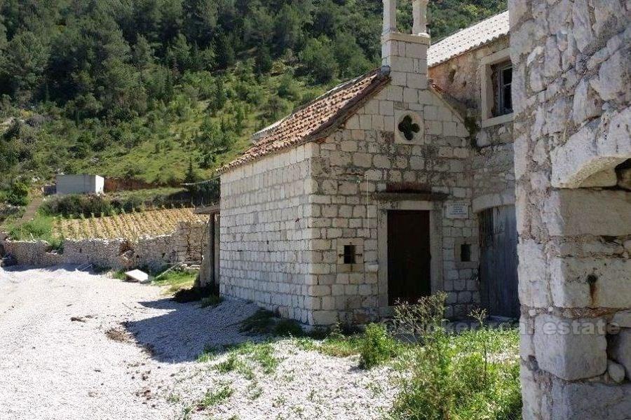 Исключительная недвижимость на продажу на острове Хвар