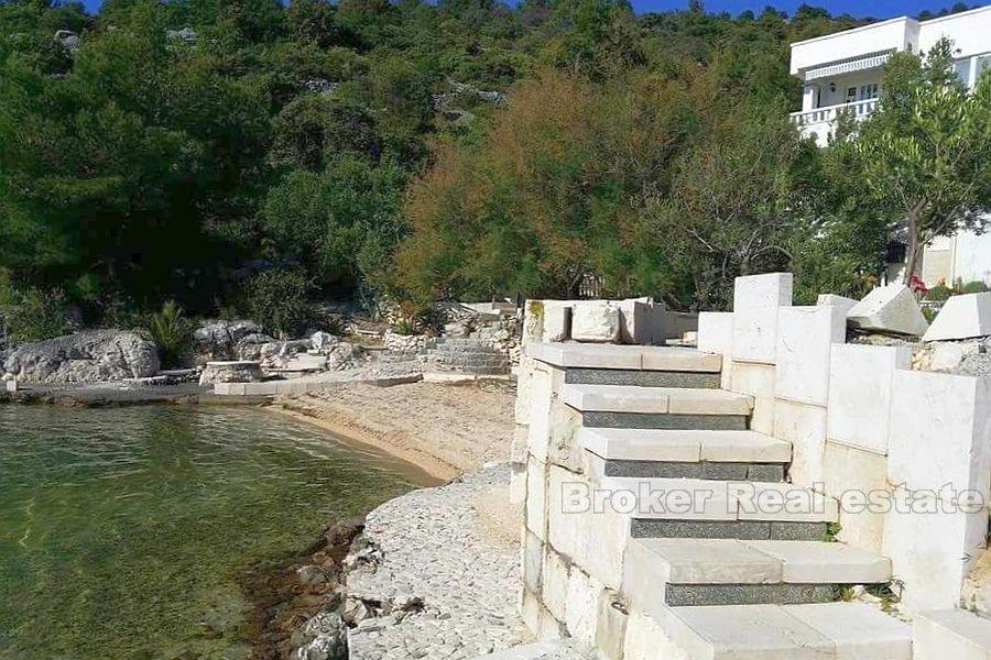 Ausgezeichnete Villa in erster Reihe zum Meer