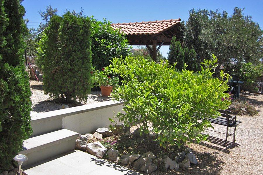 Haus mit 7 Wohnungen