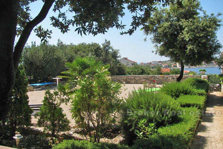 Dom z 7 mieszkaniami