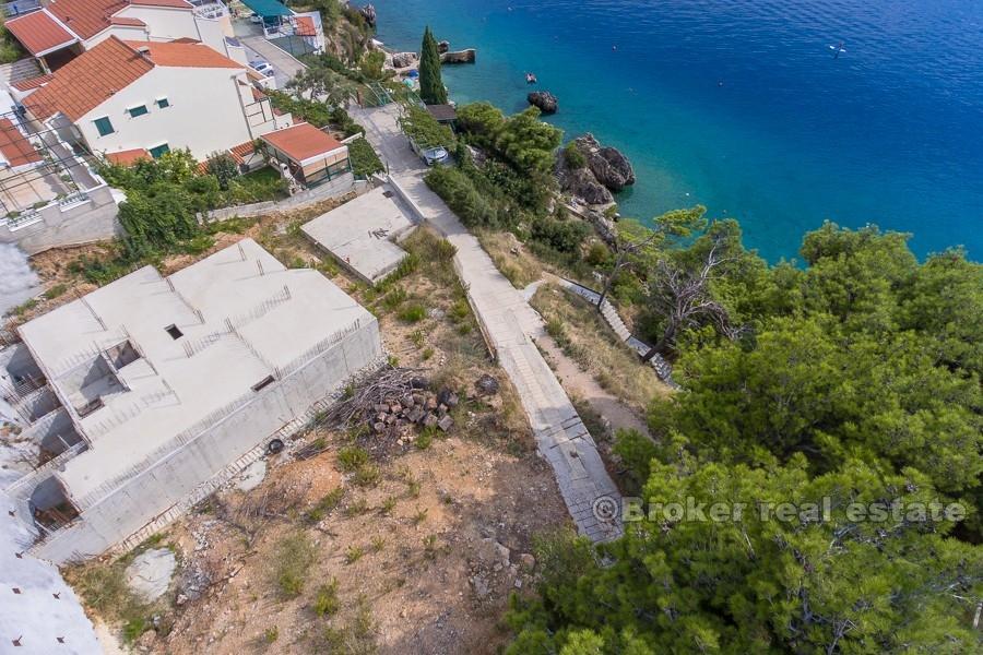 Unfinished building, first row to the sea, for sale