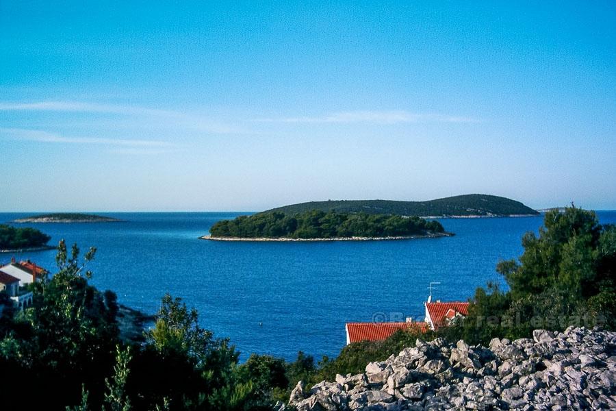 Building land plot at island of Solta