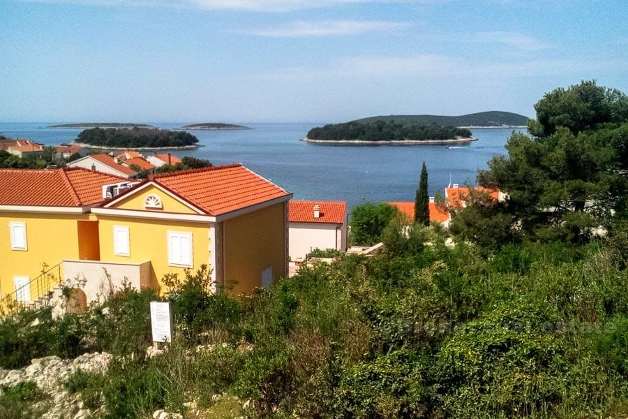Building land plot at island of Solta