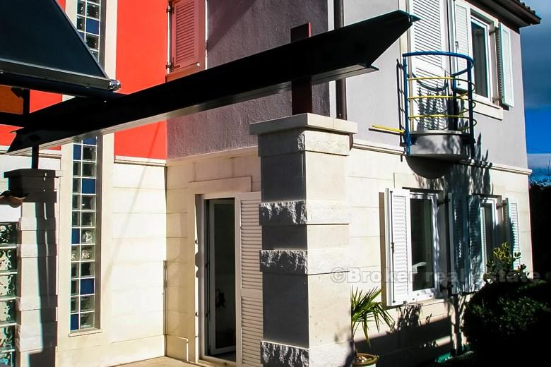 Piękna urządzona willa w drugim rzędzie do morza, na sprzedaż