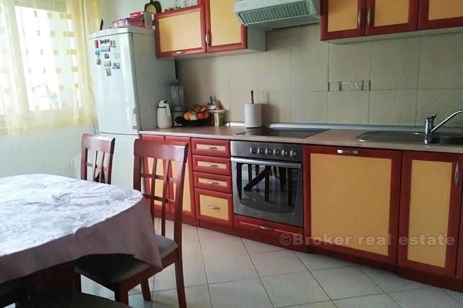 Möblerad enrumslägenhet (Kacunar), till salu