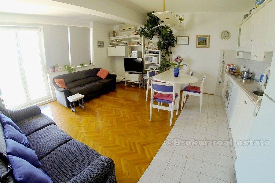 Appartamento con una bellissima vista sul mare (Skrape), in vendita