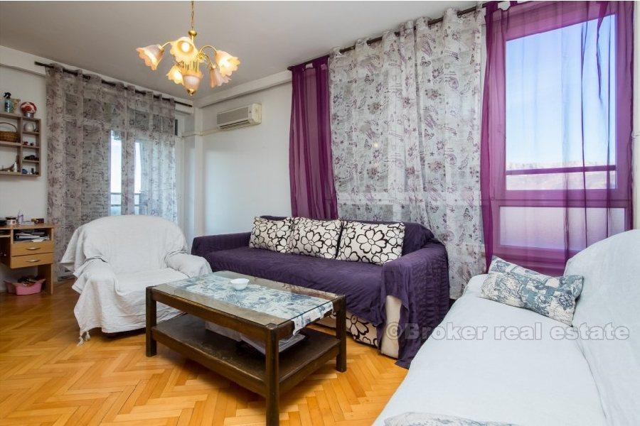 Двухкомнатная квартира в отличном месте (Спинут), на продаже