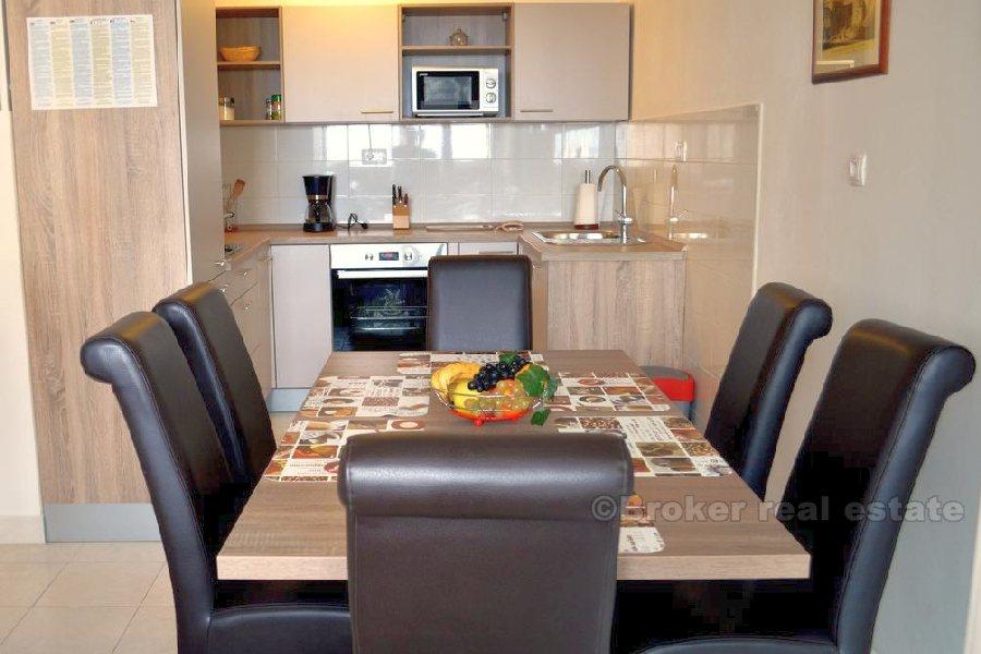 Blatine, Drei-Zimmer-Wohnung, zu verkaufen