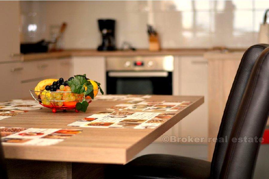 Blatine, three bedroom apartment, for sale