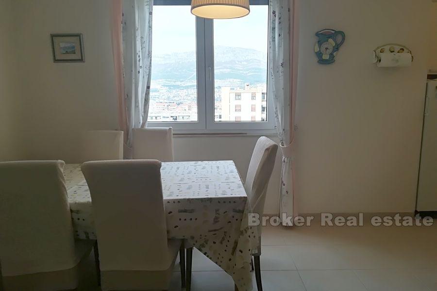 Pujanke, wygodne mieszkanie z dwiema sypialniami, na sprzedaż