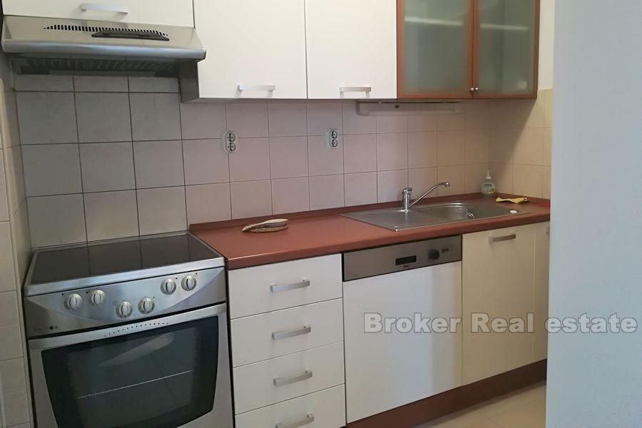 Pujanke, wygodne mieszkanie z dwiema sypialniami, na sprzedaż