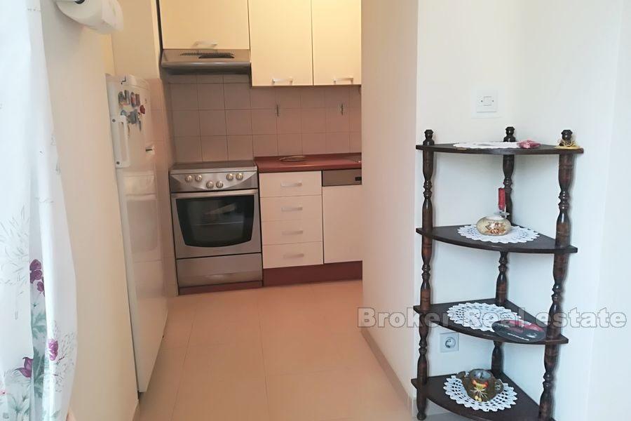 Pujanke, wygodne mieszkanie z dwiema sypialniami, na sprzedaż