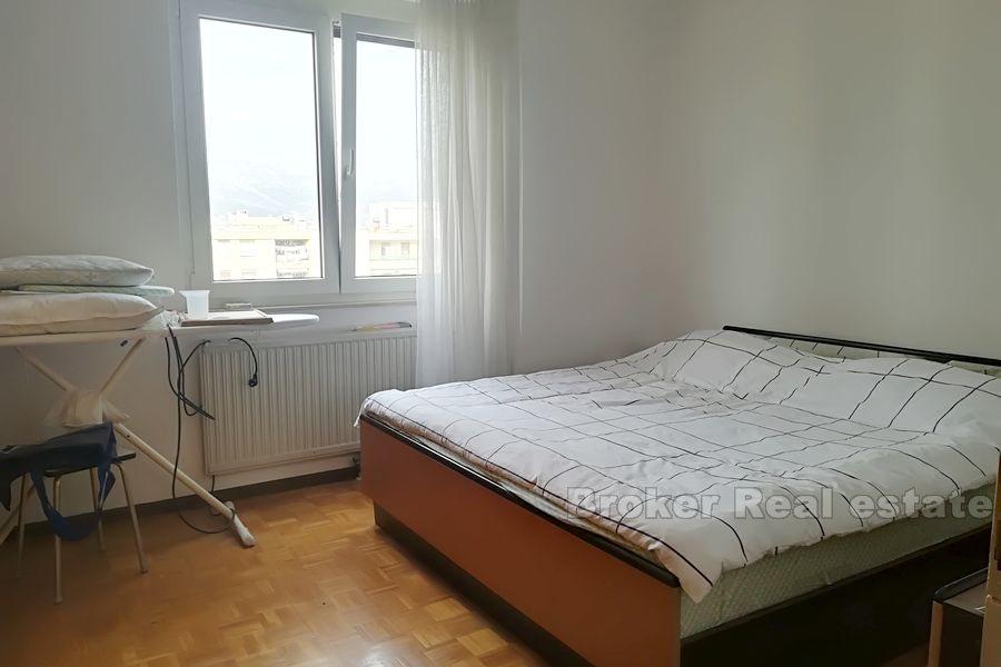 Pujanke, wygodne mieszkanie z dwiema sypialniami, na sprzedaż