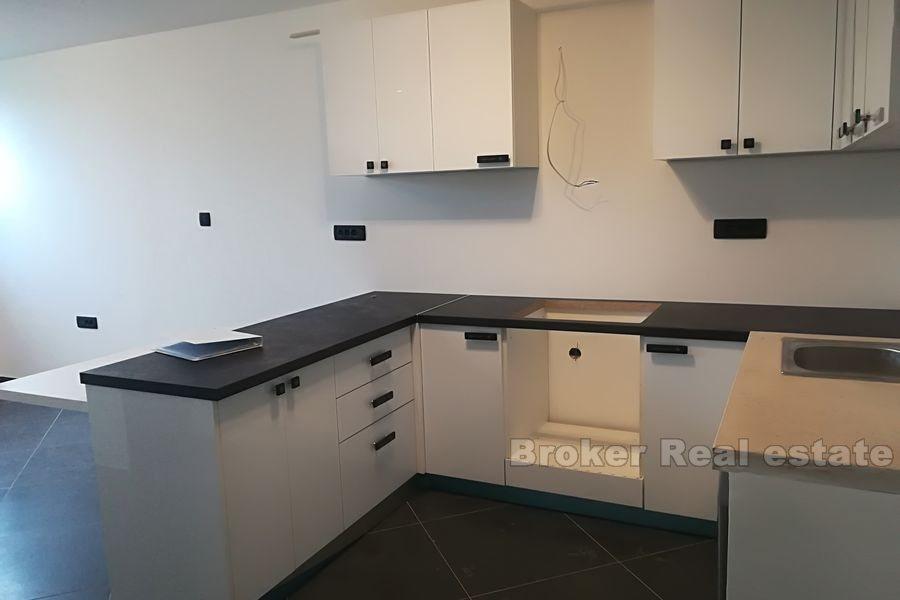 Sukoišan, nově zařízený dvoupokojový byt, k prodeji