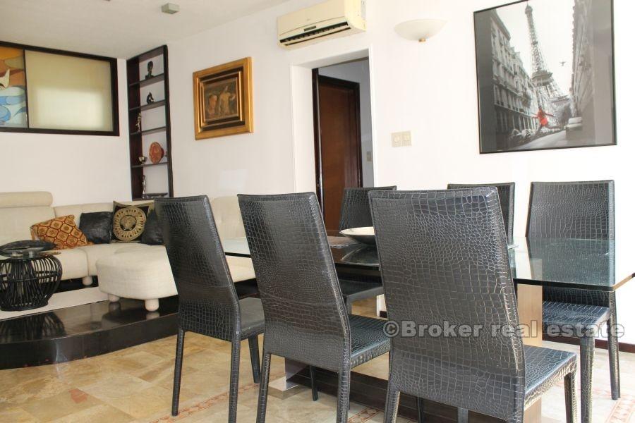 Komfortowy apartament o powierzchni 70 m2, na sprzedaż