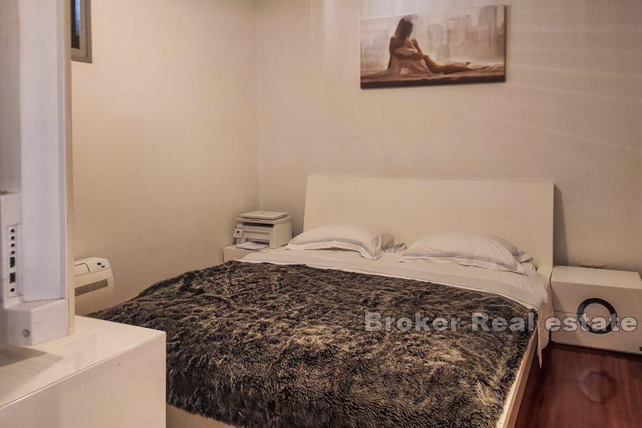 Confortevole appartamento con due camere da letto, Firule