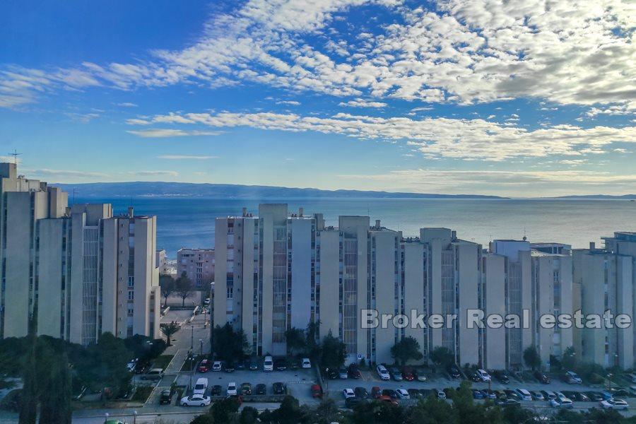 Three bedroom apartment, sea view, Trstenik