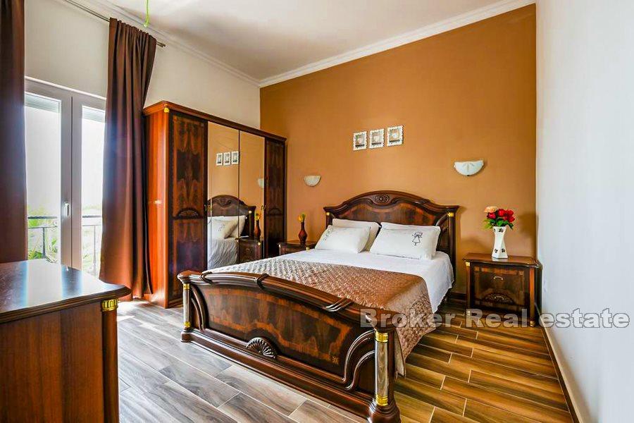 4-bedroom apartment, seafront