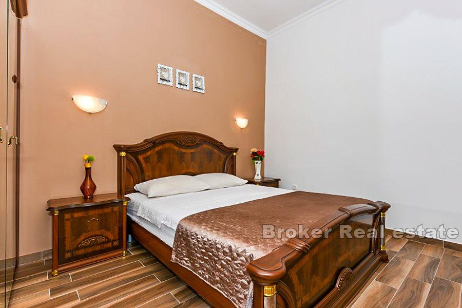 4-bedroom apartment, seafront