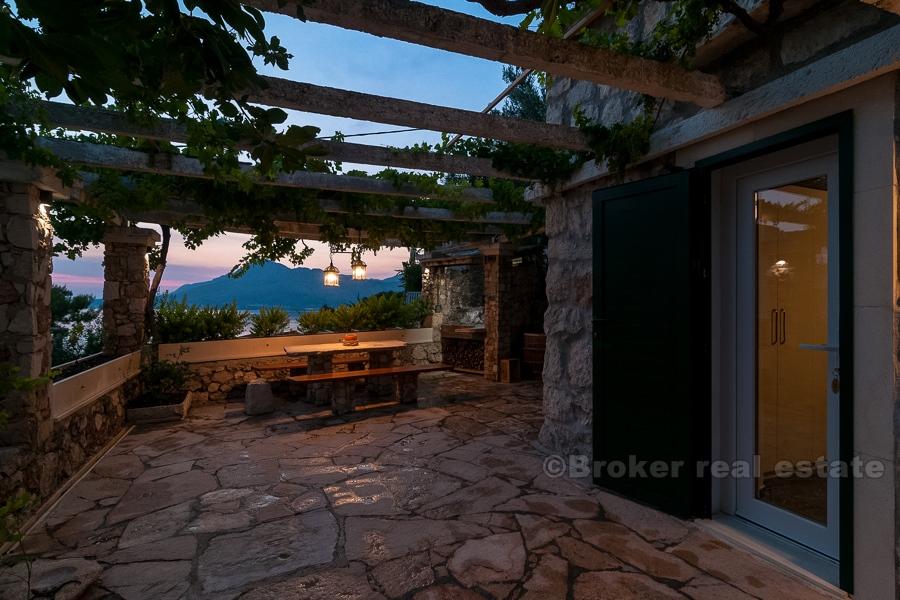 Stone house with sea view