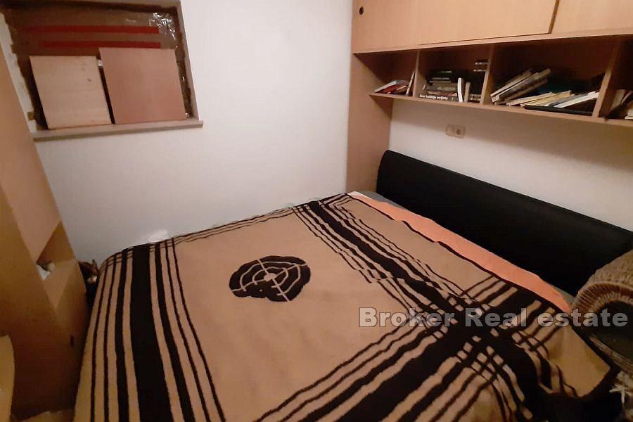 Appartement d'une chambre, Manuš