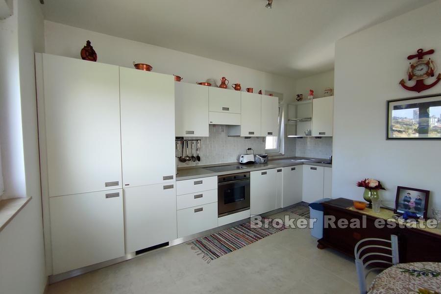 Znjan, piękny apartament z otwartym widokiem na morze