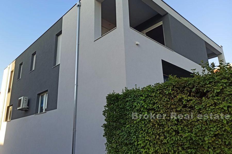 Mejaši, business space on traffic street