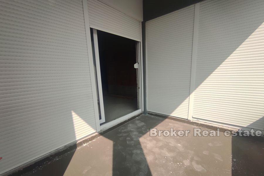 Mejaši, business space on traffic street