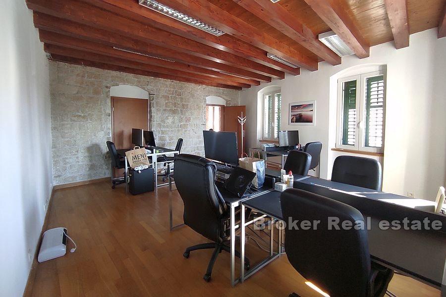 Forretningsrom med attraktiv beliggenhet