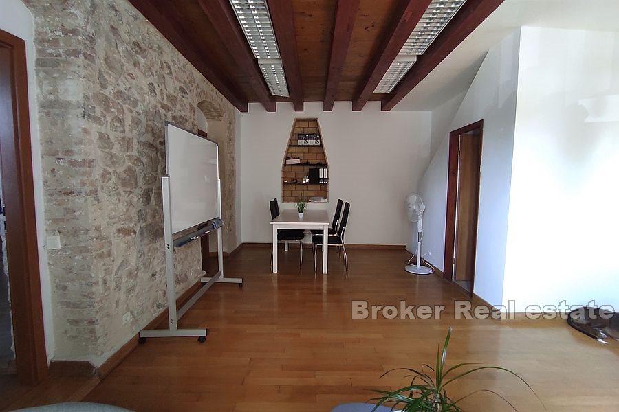 Forretningsrom med attraktiv beliggenhet