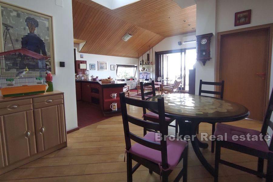 Bol, třípokojový byt